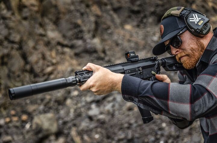 New From Vortex: Venom Enclosed Micro Red Dot Sight | thefirearmblog.com