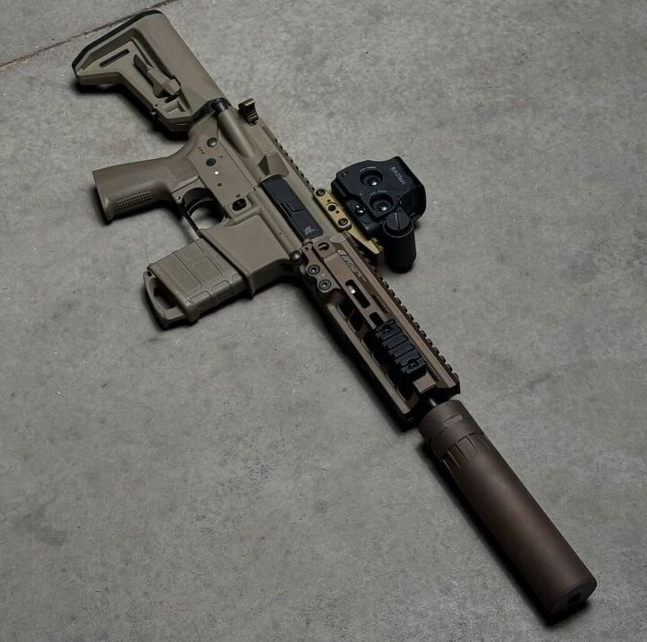 blackbird makes first public appearance with f762 and f556 suppressors