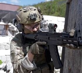 rosoboronexport introduces the am 17 compact assault rifle