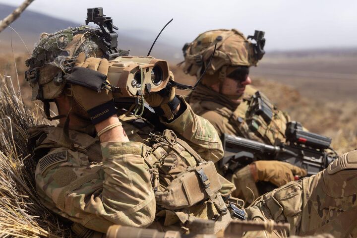 POTD: Reconnaissance Team On High Hawaiian Ground | thefirearmblog.com