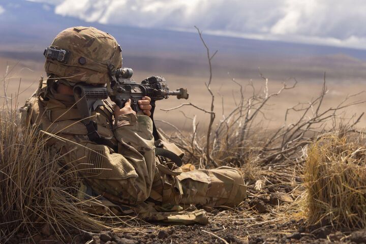 POTD: Reconnaissance Team On High Hawaiian Ground | thefirearmblog.com