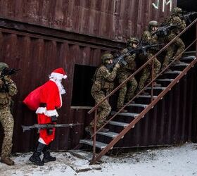 potd machine gun santa