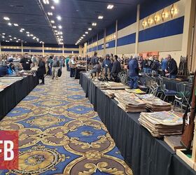 While the Antique Arms Show pales in comparison to SHOT Show, it’s still a big event. [Zac K.]