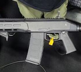 kodiak defence offers alcor mods for those who can t buy ars, The Alcor has a Picatinny rail integrated atop the receiver when it leaves the factory The arrangement here sees that turned into a full length rail with the help of a new handguard Zac K