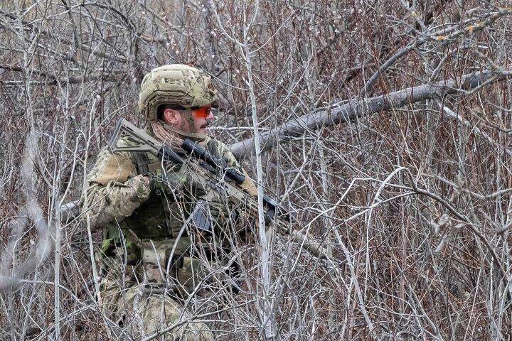 Member of the 1 Canadian Mechanized Brigade Group with CMAR, november 2025 (CAF)