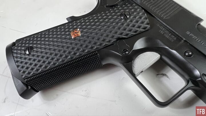 Springfield Armory 10-8 Master Class 1911 tetik ve tetik koruyucu detayı