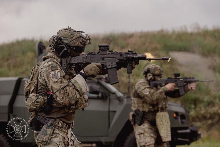POTD: Ukrainian Security Service With CZ Scorpion & BREN 2