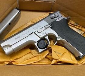 why people love the smith wesson 5906