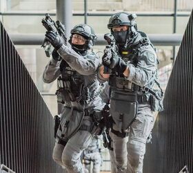 potd bfe officers with h k g36s and mp5s