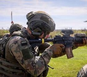 potd u s soldier gets acquainted with poland s wz 96 beryl