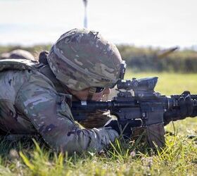 potd u s soldier gets acquainted with poland s wz 96 beryl