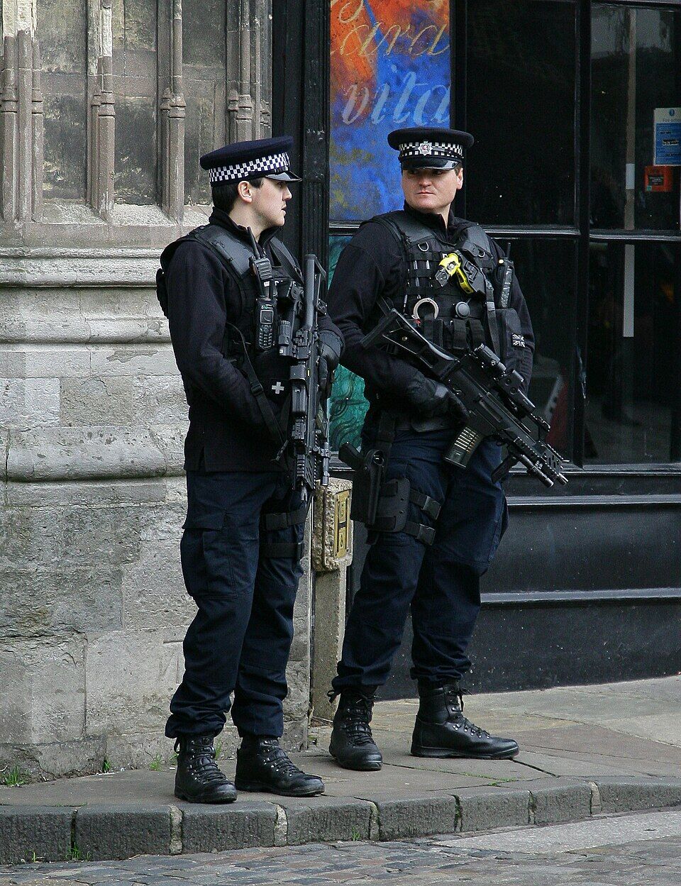 City of London Police Authorised Firearms Officers (ATOs) with HK G36C, 2016 (Funk Dooby / CC-BY-SA-2.0)
