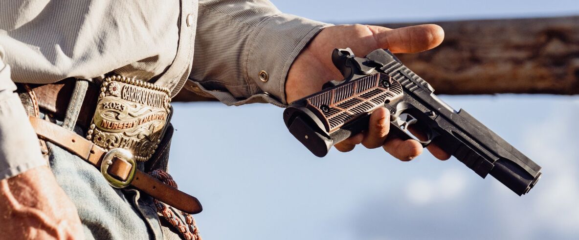 woox brings italian walnut micarta to the 1911