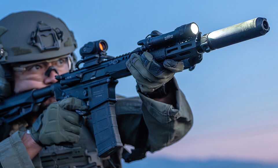 surefire s ke2 t turbo head trades flood for serious throw